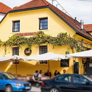 House Trta , Liubliana Eslovenia